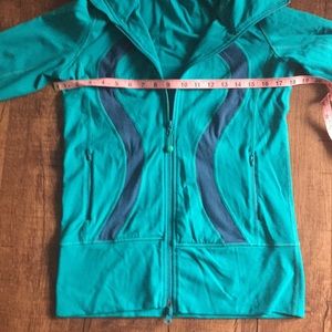 Lululemon atlética jacket with hoodie